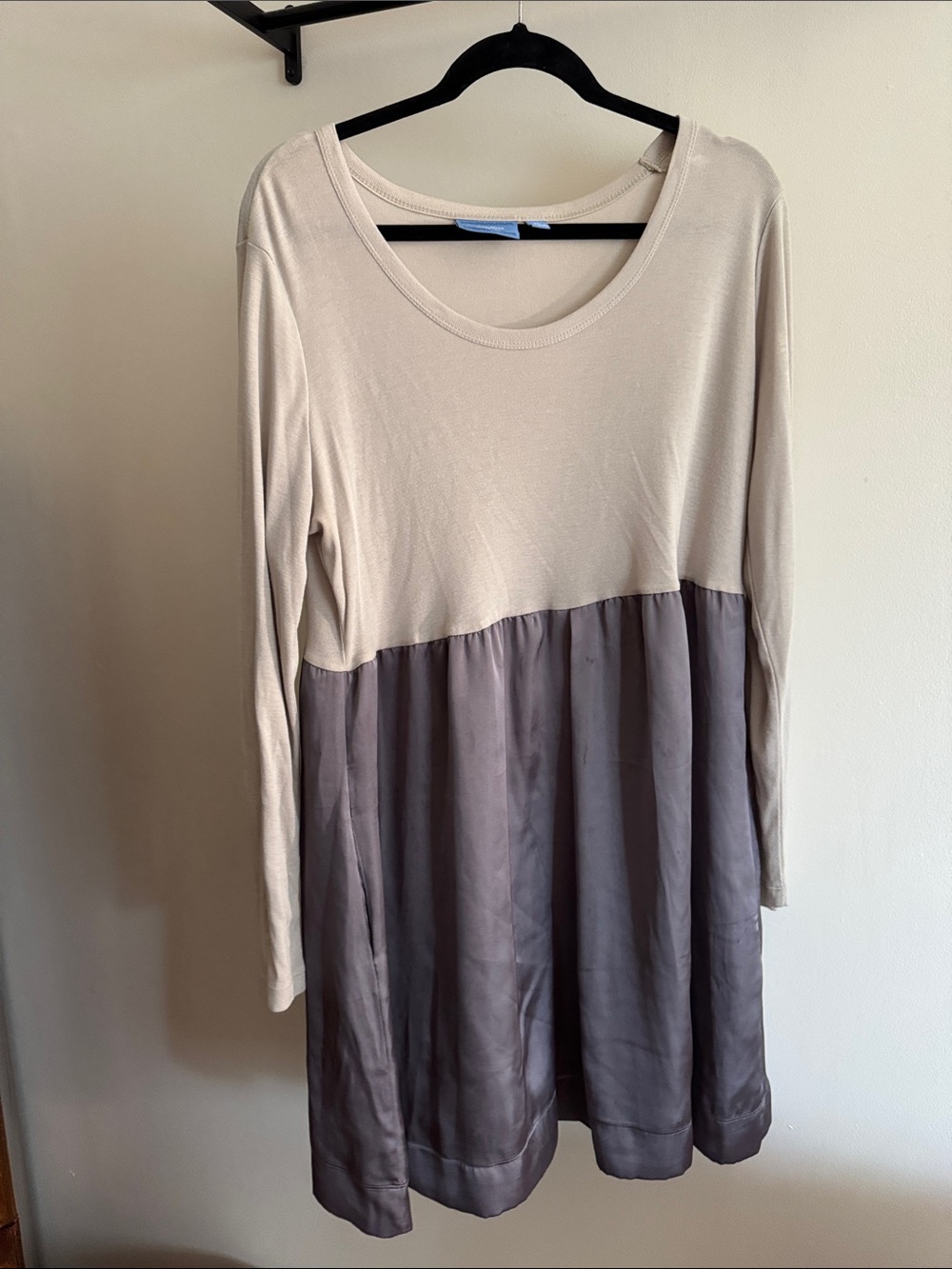 Simply Vera Vera Wang Cream Scoop Neck Top with Blue Label